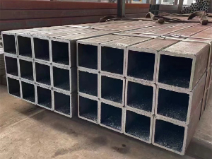 無(wú)縫方矩管大量庫(kù)存